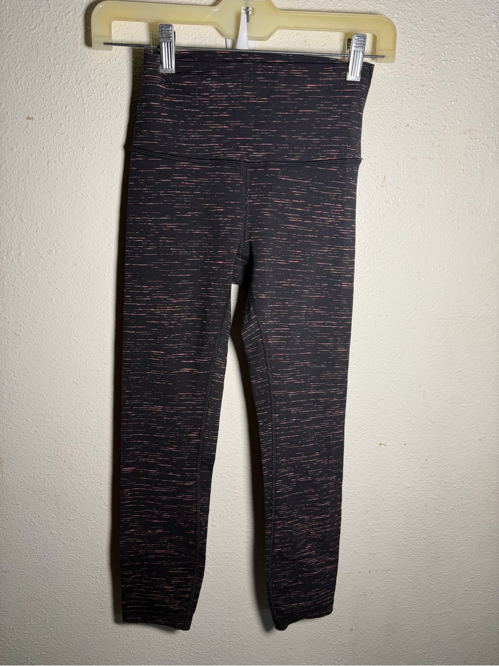 lululemon athletica women’s Black Leggings with Pink Space-Dye